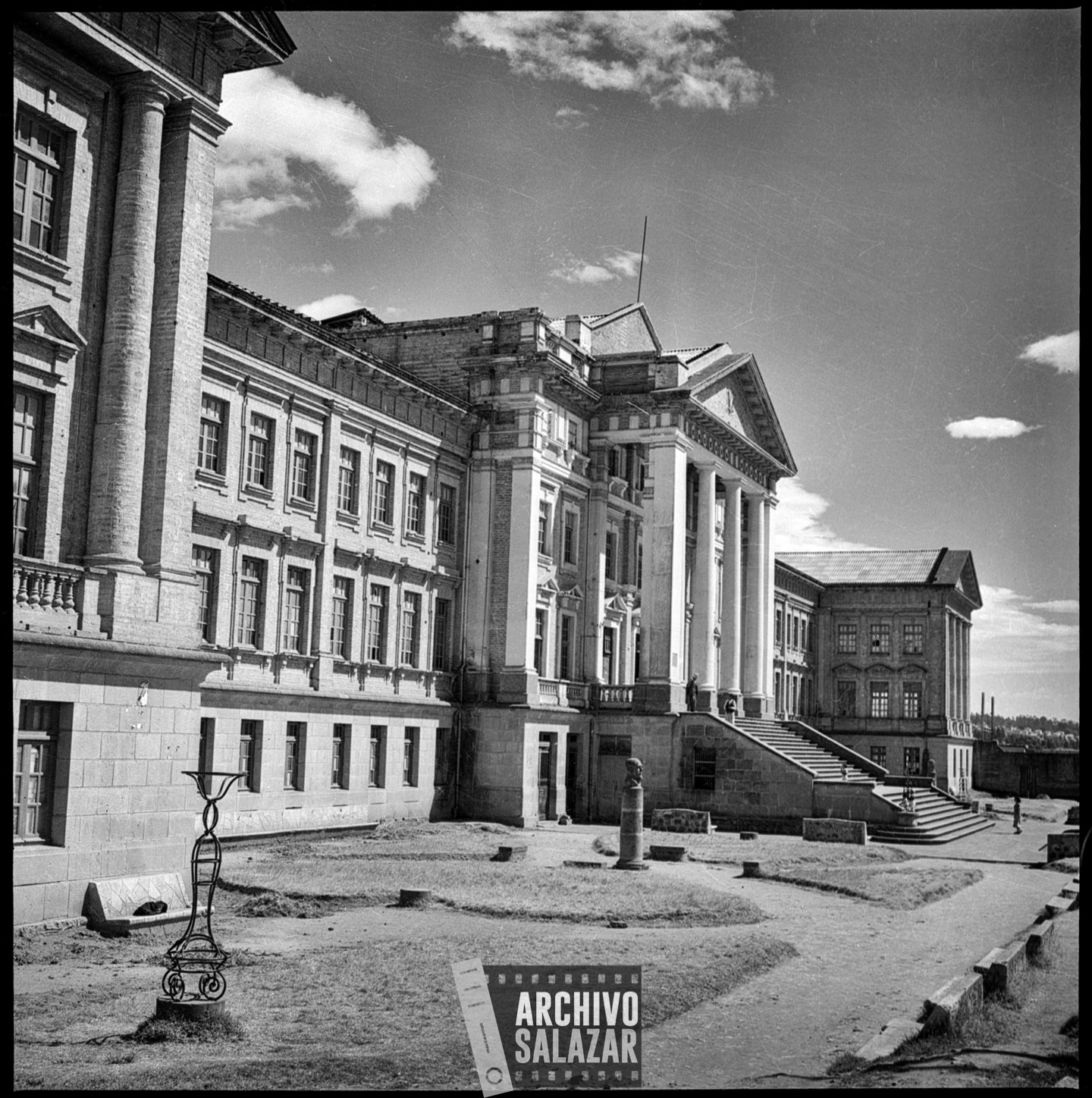 Colegio Nacional Mejía
Roberto Salazar, ca. 1960
©ArchivoSalazar